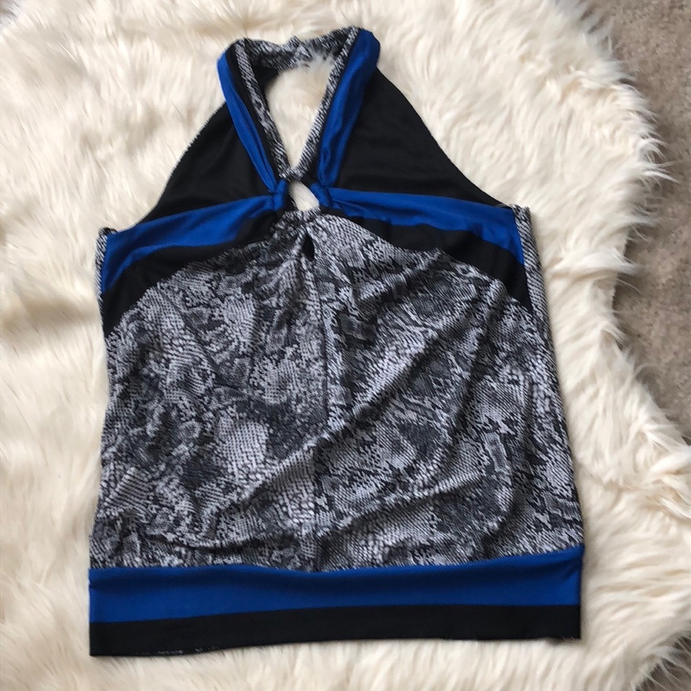 XOXO Keyhole Shirt Sz Large Shorts Sz Medium - Picture 2 of 3